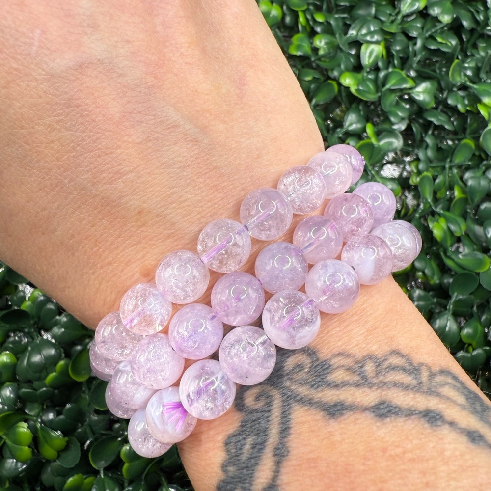 Stunning 9mm Lavender Moon Quartz Beaded Bracelet - Picture 5 of 5